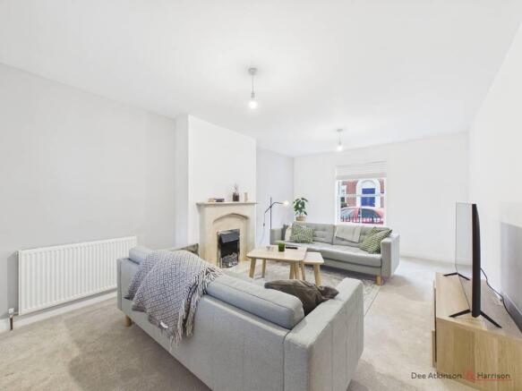 5 bed Detached for sale Image 7
