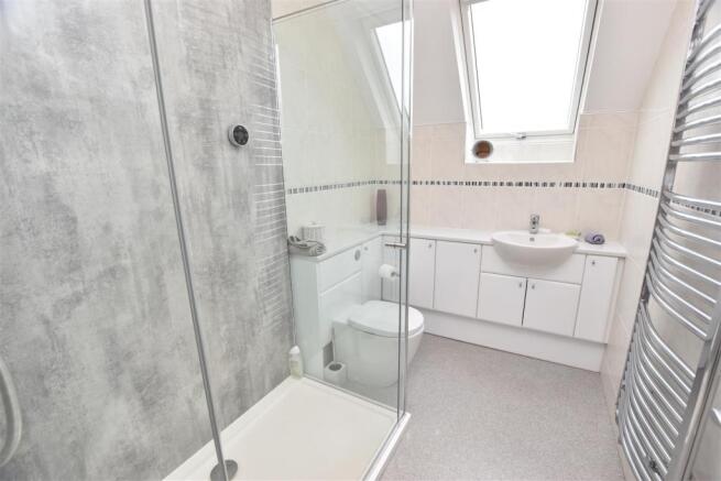 EN SUITE SHOWER ROOM