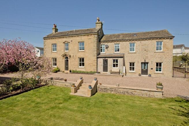 4 bed Detached for sale Image 12