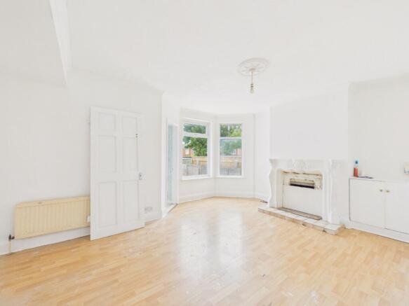 3 bed Semi-Detached for sale Image 4