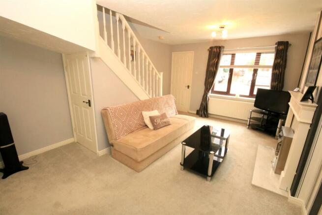 OPEN PLAN LOUNGE/ DINING ROOM
