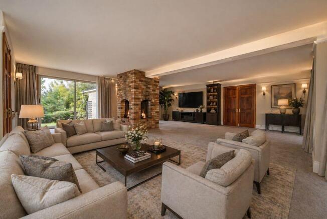Lounge (Virtually Staged)
