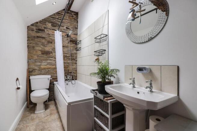 2 bed Cottage for sale Image 12