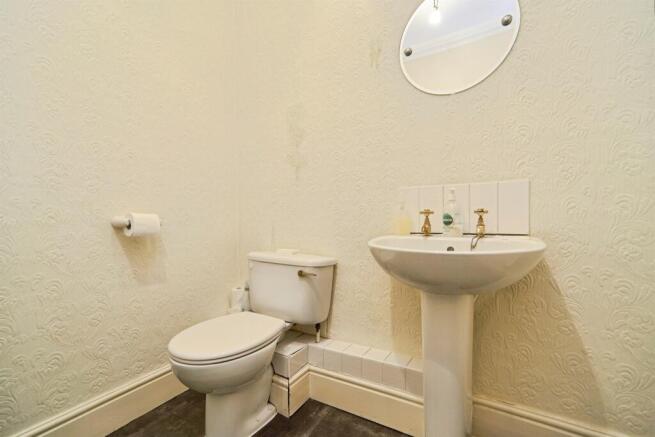 2 bed Apartment for sale Image 12