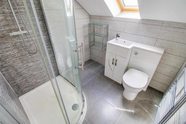 4 bed Detached for sale Image 10