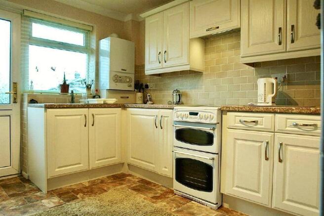 2 bed Semi-Detached Bungalow for sale Image 10