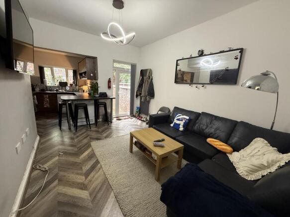 lounge.kitche.JPG