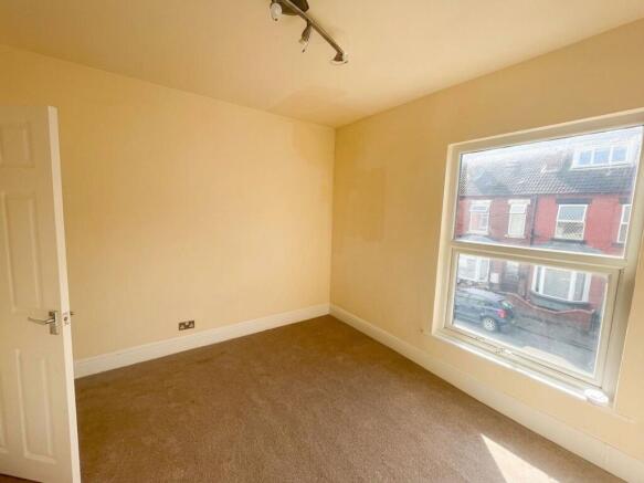 2 bed Terraced to rent Image 7