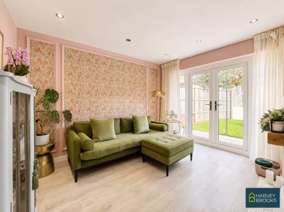 4 bed Detached for sale Image 9