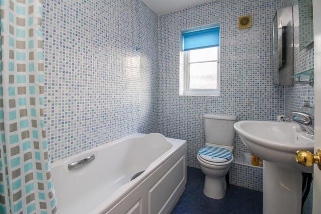 2 bed Town House for sale Image 8