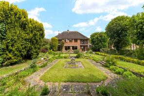 38 Twitten Gate, Ratton Drive, Eastbourne BN20 9BU