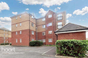Flat 2, 6 Richmond House, Twickenham Close, Stratton St Margaret, Swindon SN3 3FL