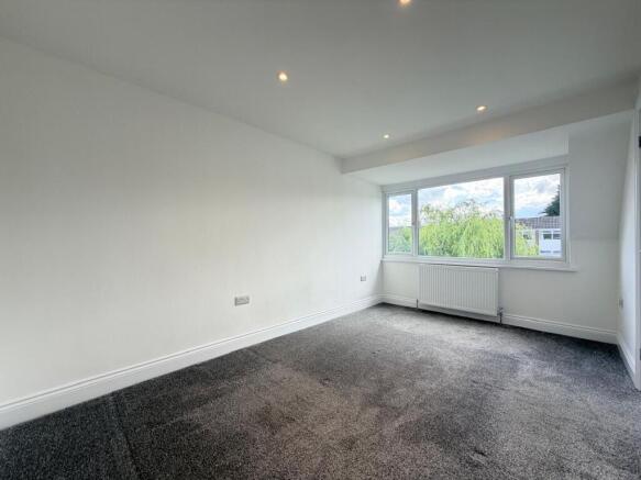 4 bed Semi-Detached for sale Image 12