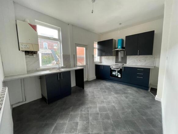 Fairhurst Street, Leigh photo 3