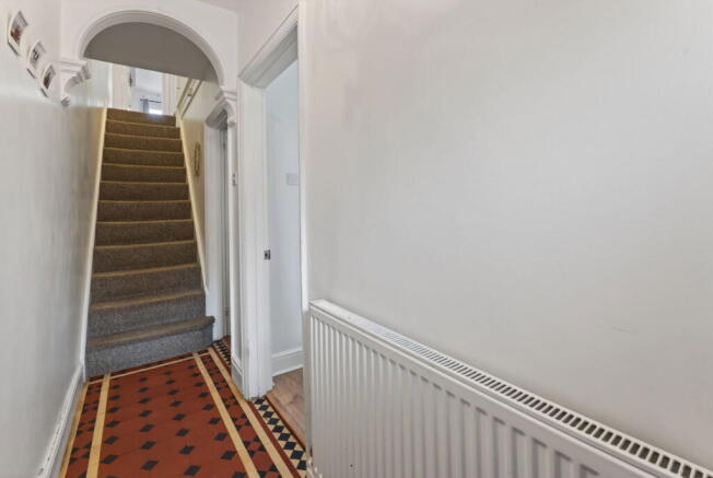 Neale Avenue, Kettering, NN16 photo 4