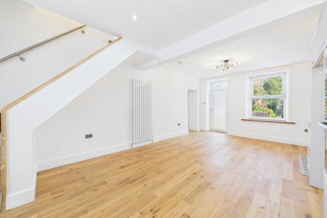 3 bed Semi-Detached for sale Image 9