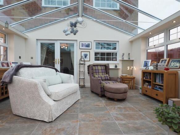 Superb Garden Room 181