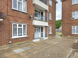 Flat 2, Wellington Flats, Crossways Road, East Cowes PO32 6HZ