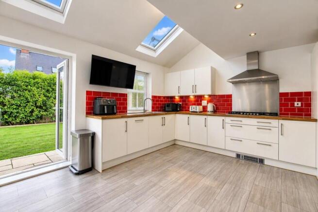 kitchen 1.jpg