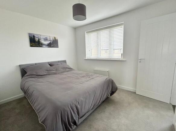 3 bed Semi-Detached for sale Image 8
