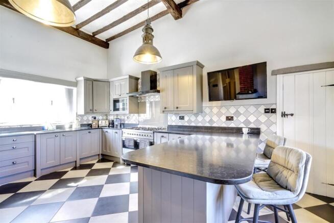 Kitchen 1_4.jpeg