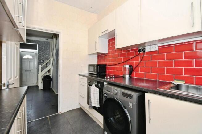 KITCHEN 02.jpg