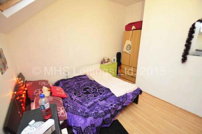 4 bed Terraced to rent Image 7