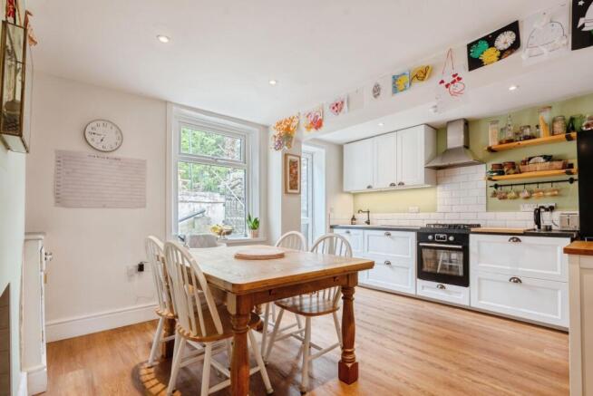 2 bed Terraced for sale Image 8