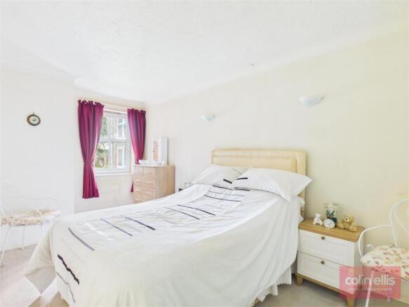1 bed Ground Flat for sale Image 9