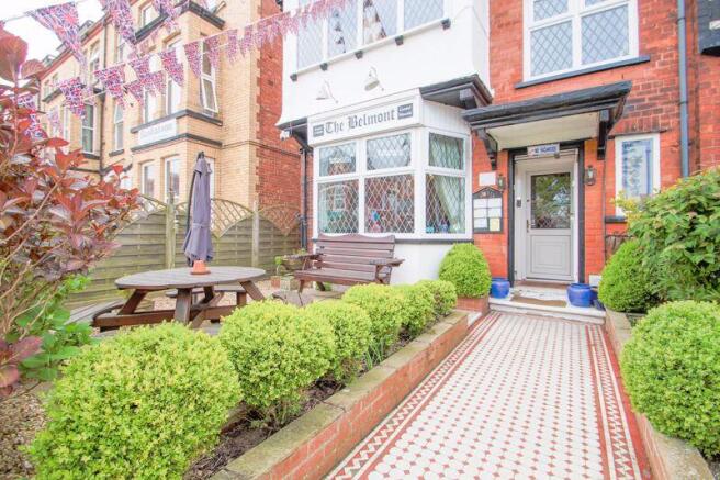 7 bed Semi-Detached for sale Image 12