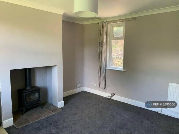 2 bed Terraced to rent Image 4