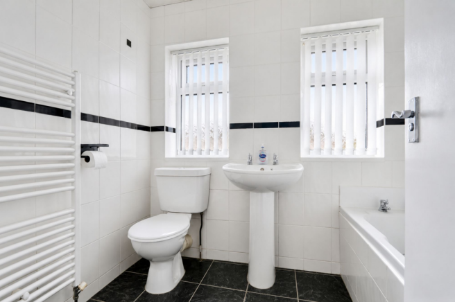 3 bed Terraced for sale Image 12