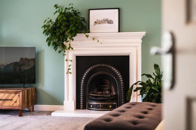 7 bed Detached for sale Image 8