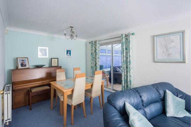 Lounge/Dining Room