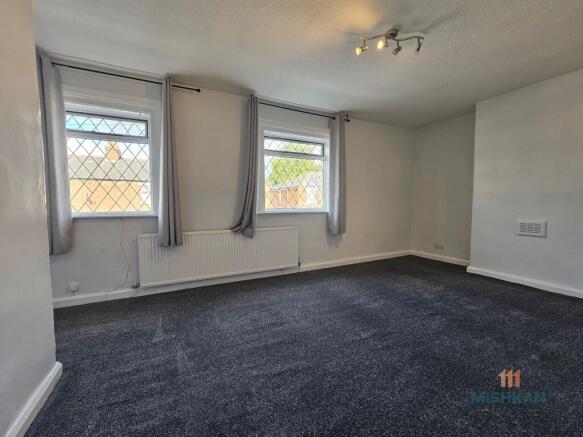 2 bed Terraced to rent Image 12