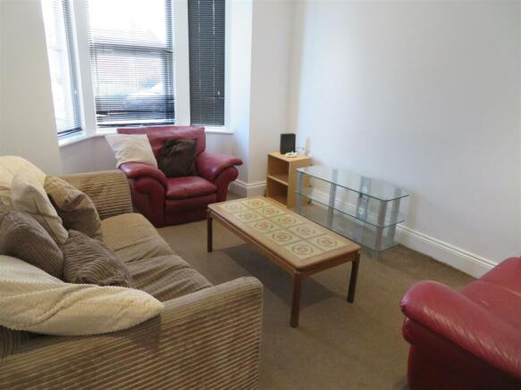 257 Francis Lounge.JPG