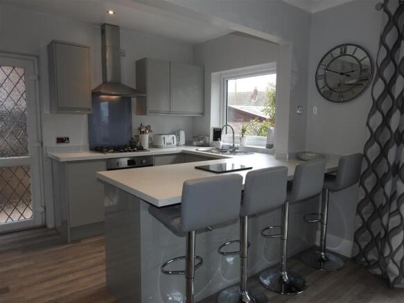 Kitchen/Dining
