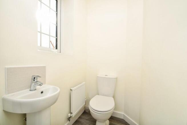 3 bed Semi-Detached for sale Image 9