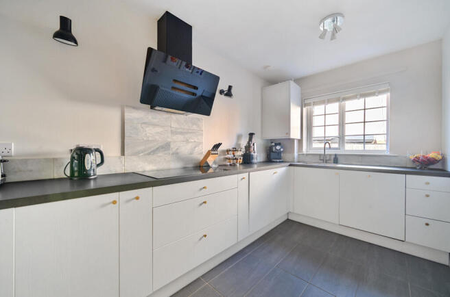 Saxon Close, Catteshall Lane, Godalming, Surrey, GU7 photo 2