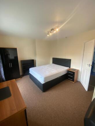 2 bed Terraced to rent Image 6