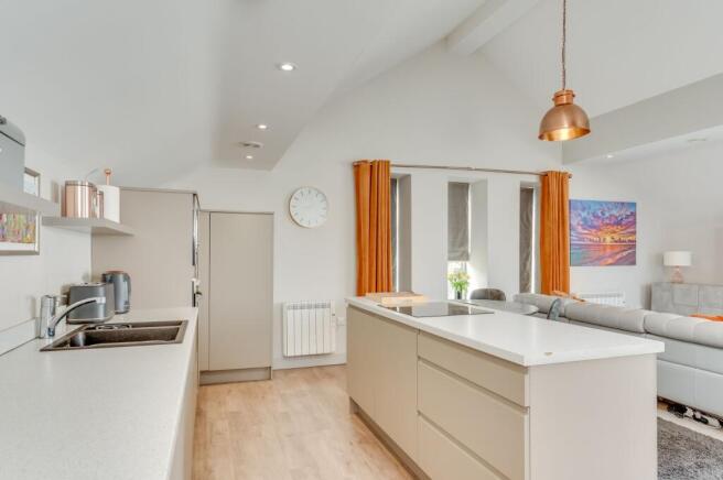 2 bed Flat for sale Image 6