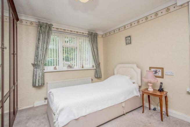 2 bed Flat for sale Image 7