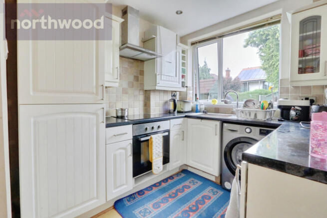 4 bed Semi-Detached for sale Image 6