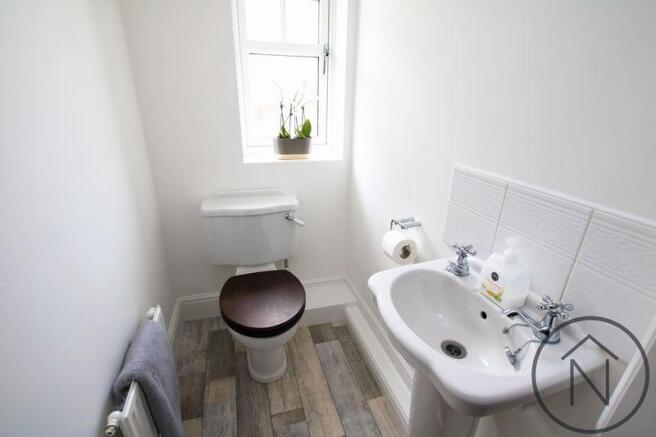 Cloakroom / w.c.