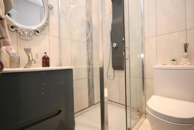 Ensuite Shower Room.JPG