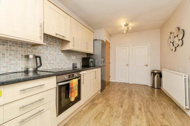 3 bed House for sale Image 3