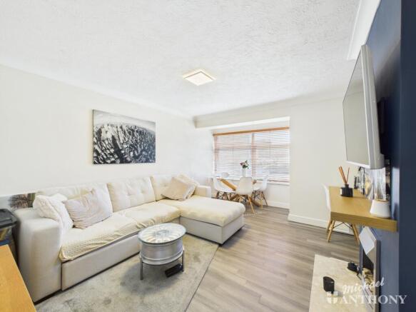 CAM02773G0-PR0282-STILL013