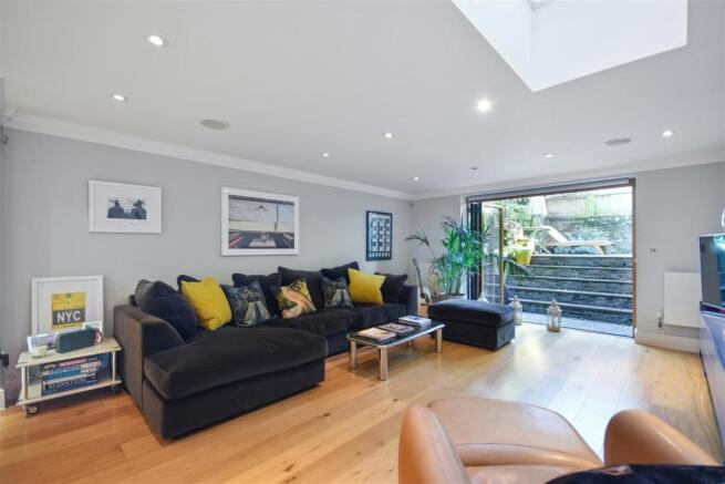 Masbro Road - Reception.JPG