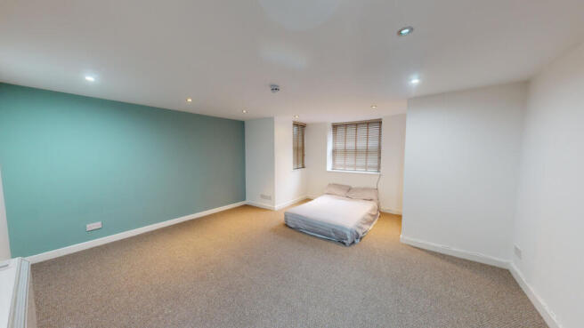 4 bed House to rent Image 7