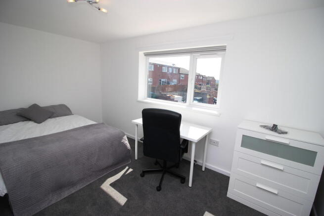 3 bed Town House to rent Image 9